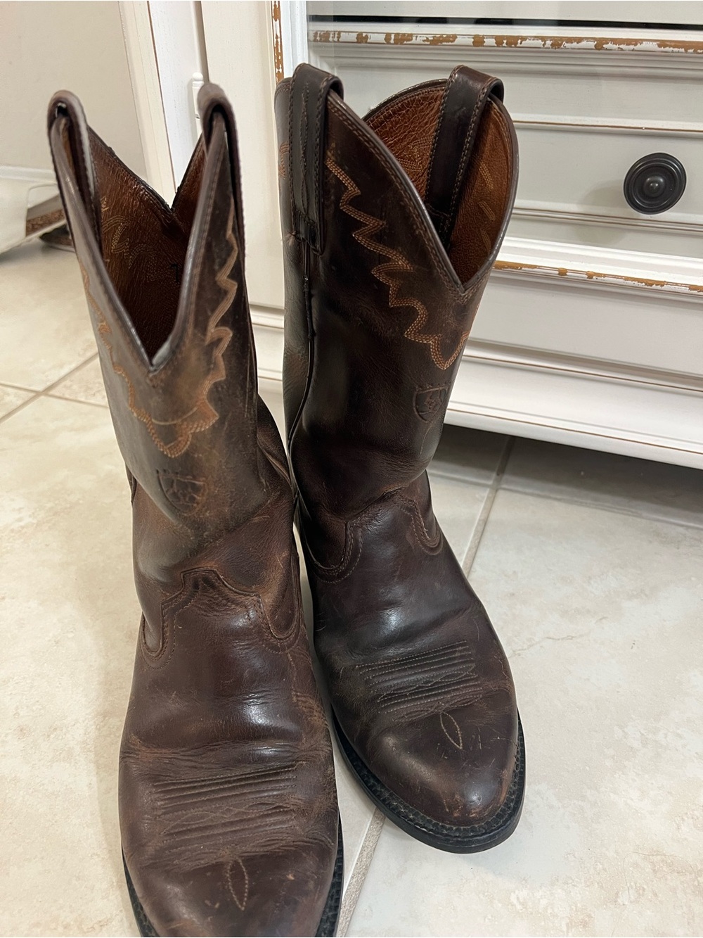 Ariat Dark Brown Leather Western Pull-On Cowboy Boots size 7.5d